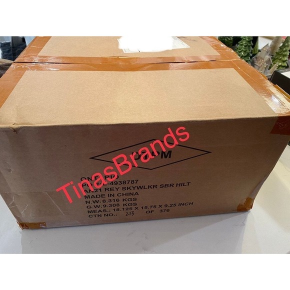 New Star Wars Galaxy Edge REY SKYWALKER LEGACY LIGHTSABER Yellow Disney Sold Out - Picture 3 of 12